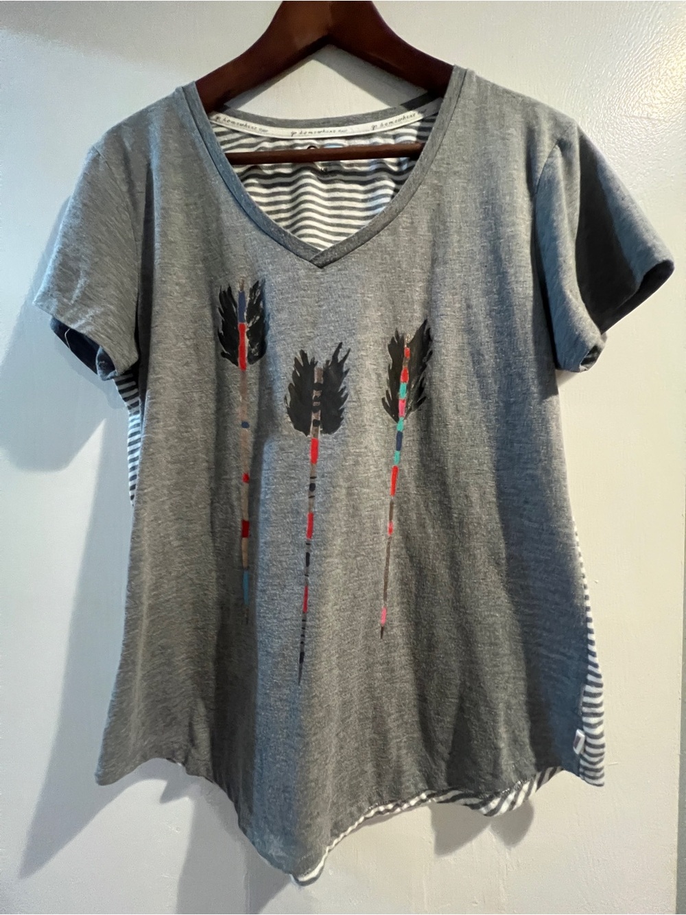 Toms x Target Gray V‑Neck Short Sleeve Tee with Feather Motif- Large